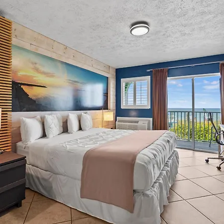 Oceanfront Inn Room #17- Ocean View Balcony King Bed